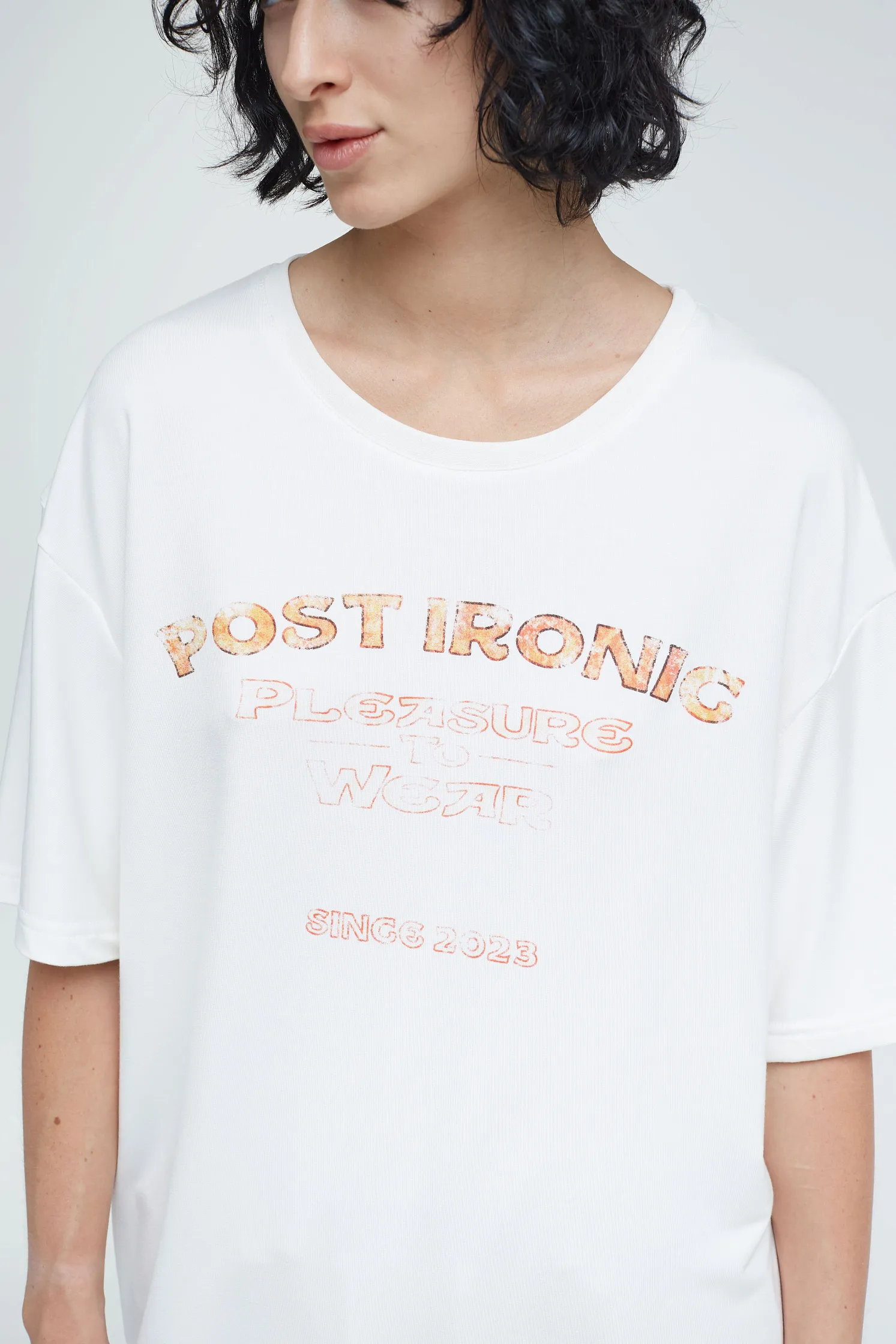 Футболка Pleasure to Wear 